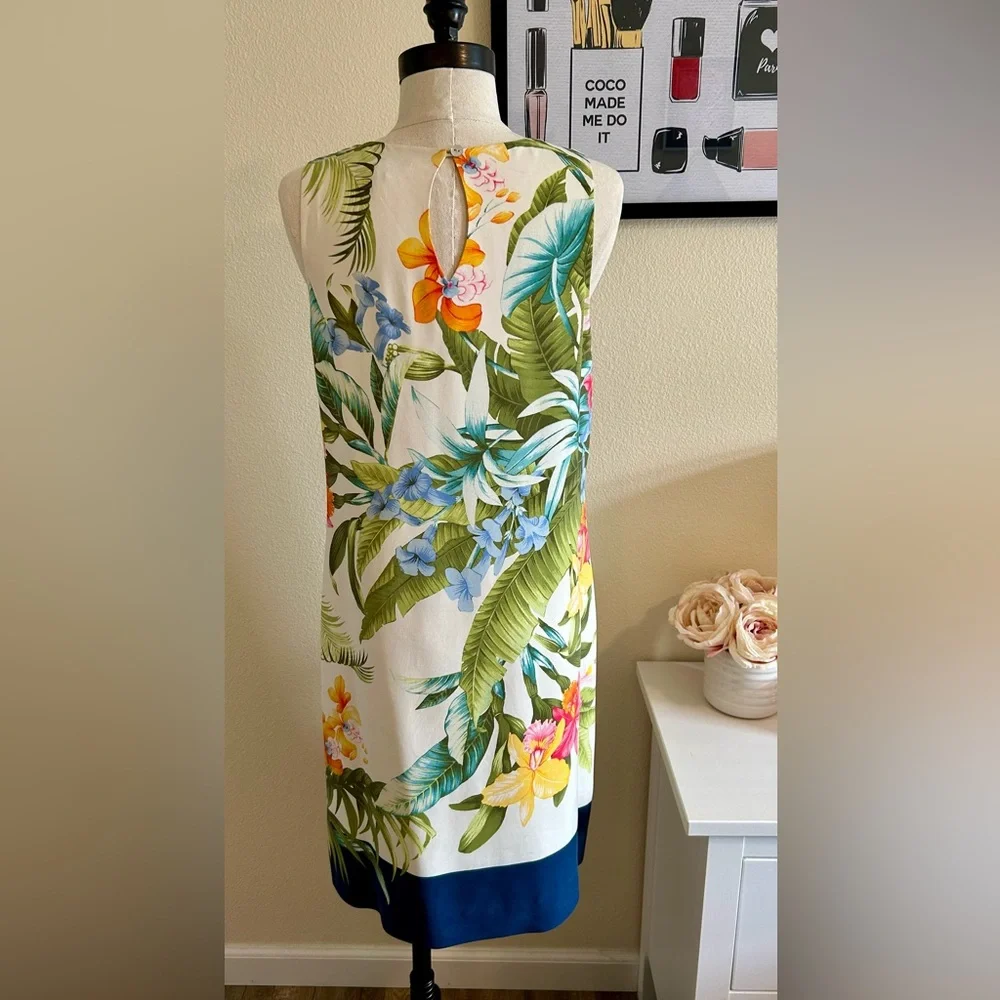 Tommy Bahama Dress Women’s Size S. Ivory with tropical print. - Picture 4 of 13